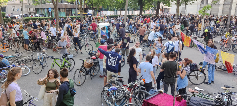 Critical Mass Mai_2