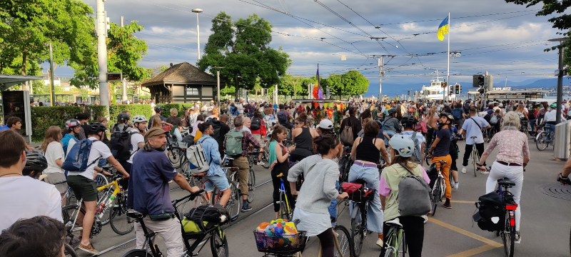 Critical Mass Mai_13