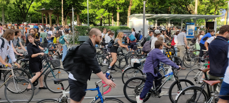 Critical Mass Mai_14