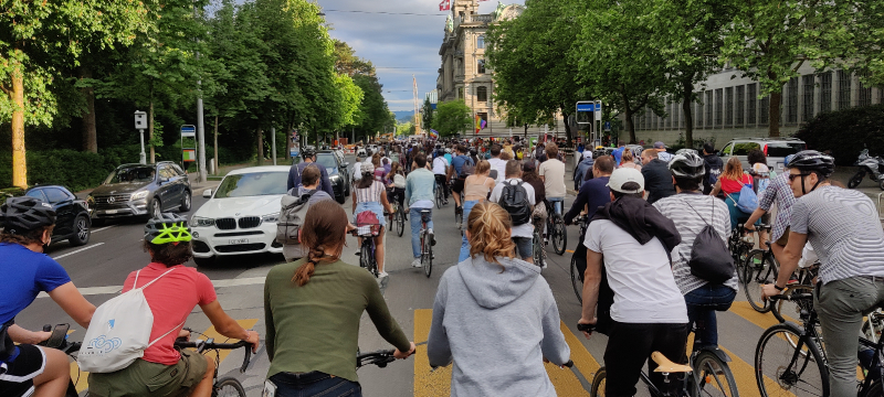 Critical Mass Mai_22