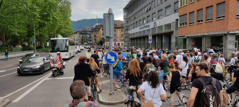 Critical Mass Mai_27